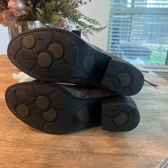 Born Taupe Suede Boots WIDE-CALF size 8.5 - Picture 8 of 8